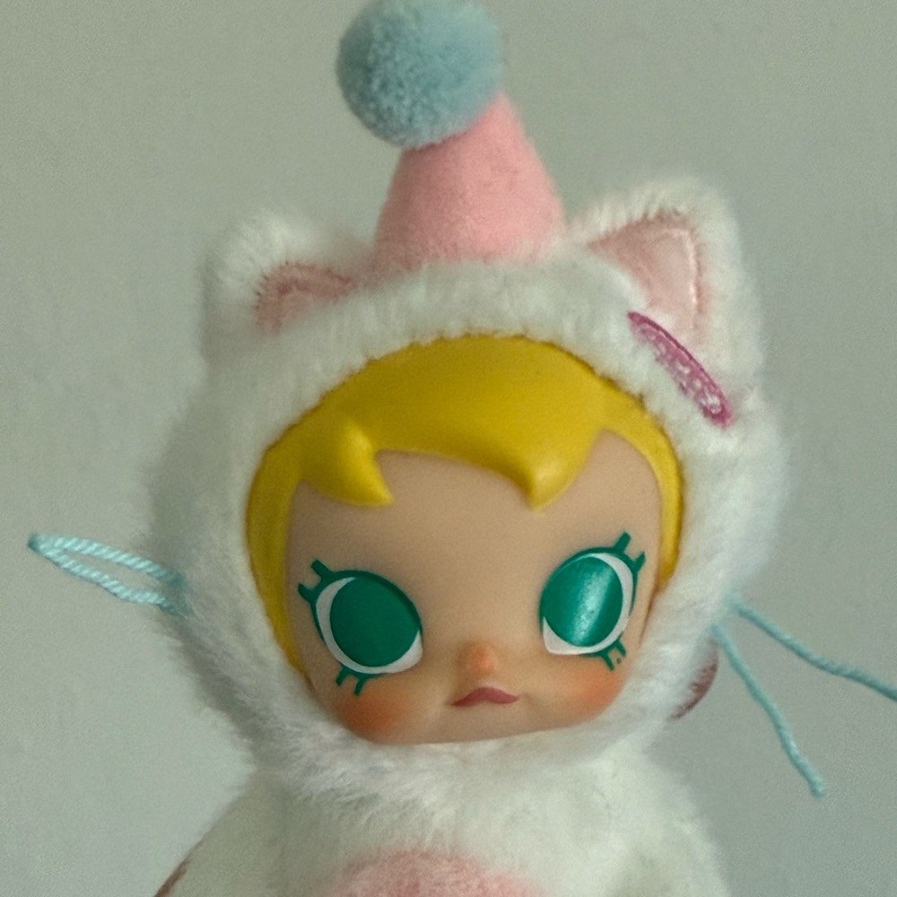 Baby Molly - Pet My Head - Pocket Friend Keychain - Picture 4 of 7